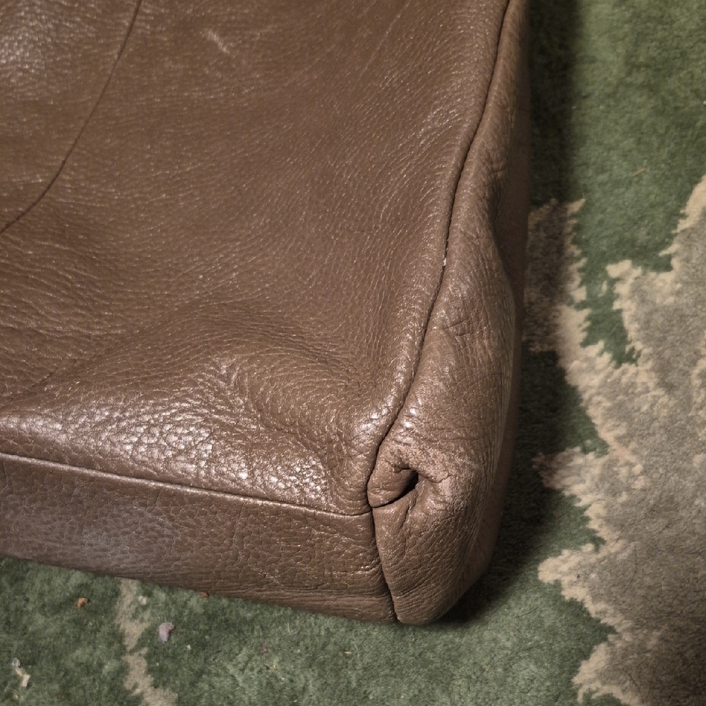 Classic Leather Tote Bag in Brown - Picture 3 of 15